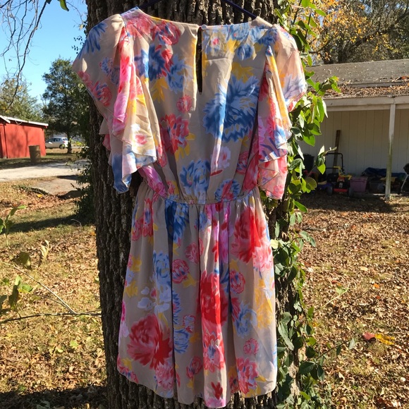Margo & Sebastian floral flutter sleeve dress - Picture 9 of 13
